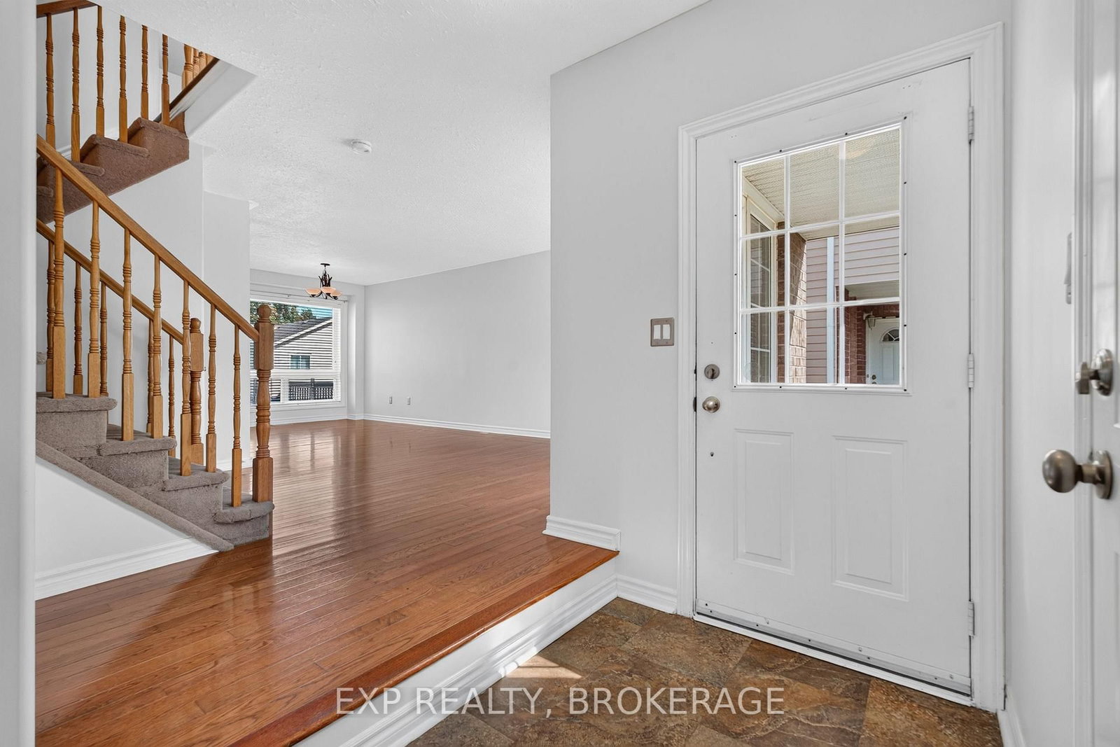 1896 BERRYWOOD Crescent • Kingston, ON photo 5