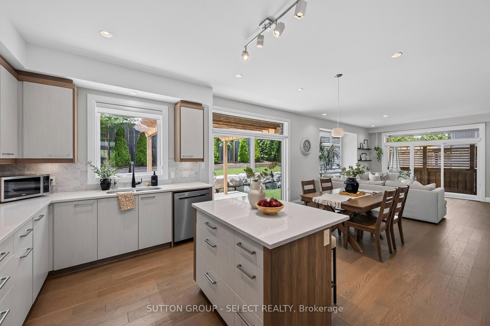 216 Martin Drive • Middlesex Centre, ON photo 16