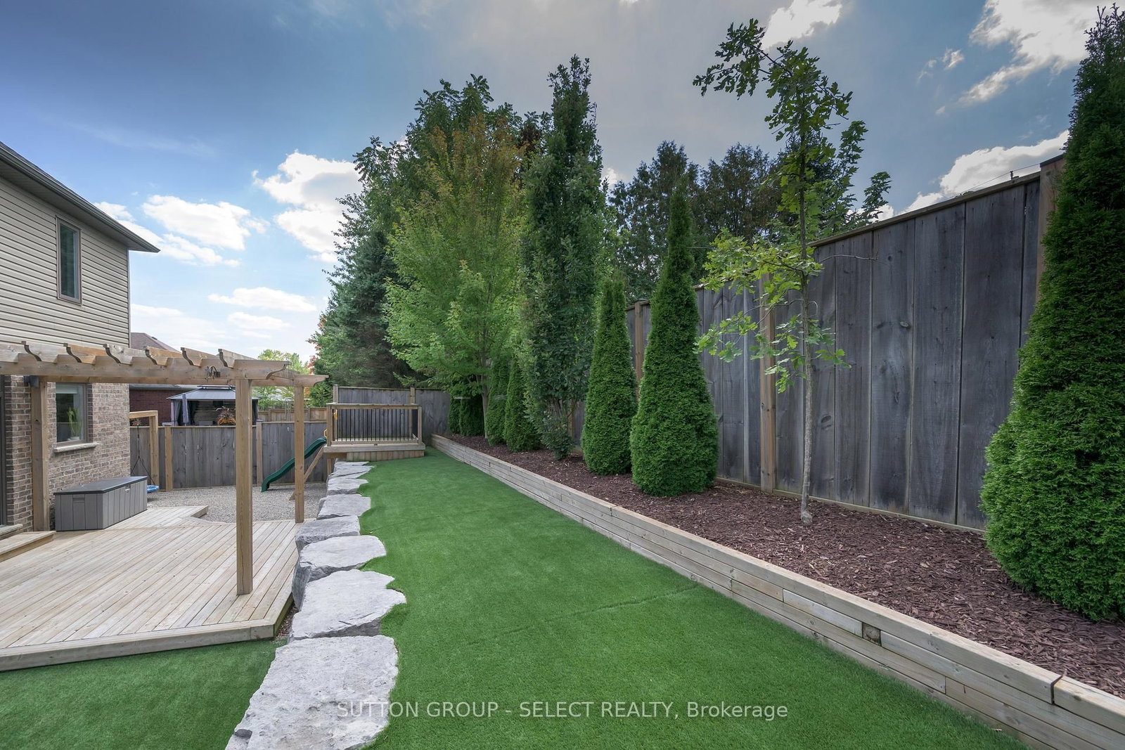 216 Martin Drive • Middlesex Centre, ON photo 5