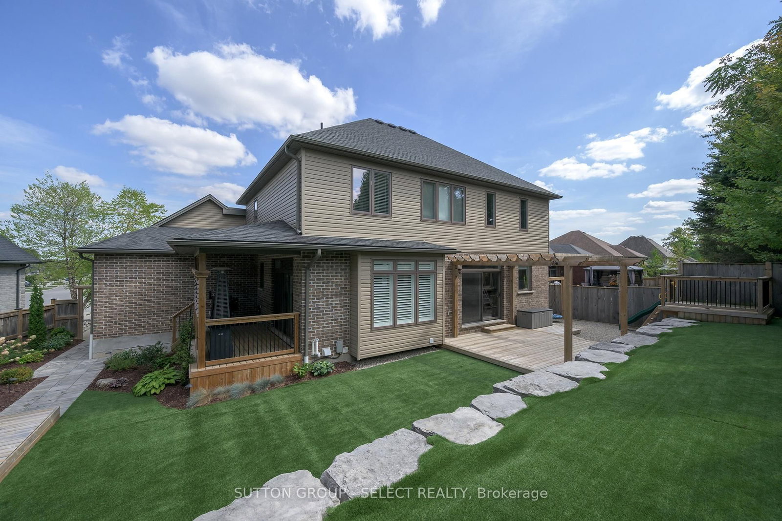 216 Martin Drive • Middlesex Centre, ON photo 8