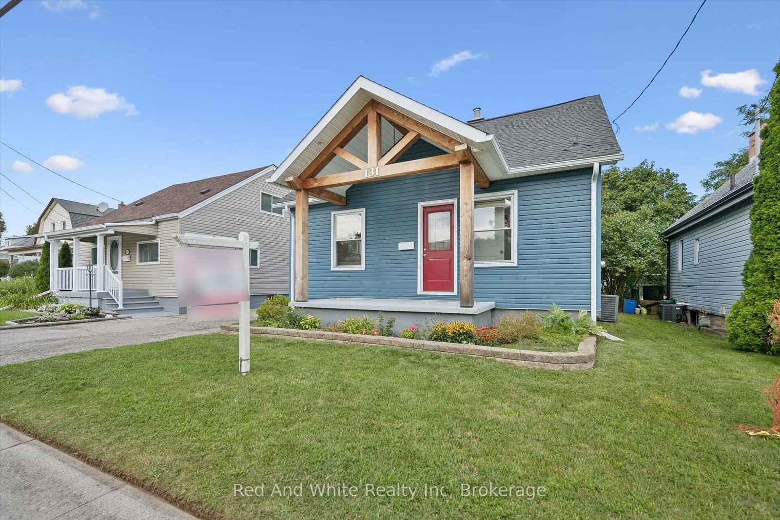 Detached House sold at 131 Norfolk Avenue, Cambridge, Ontario, N1R 3V3 - MLS: X13695184