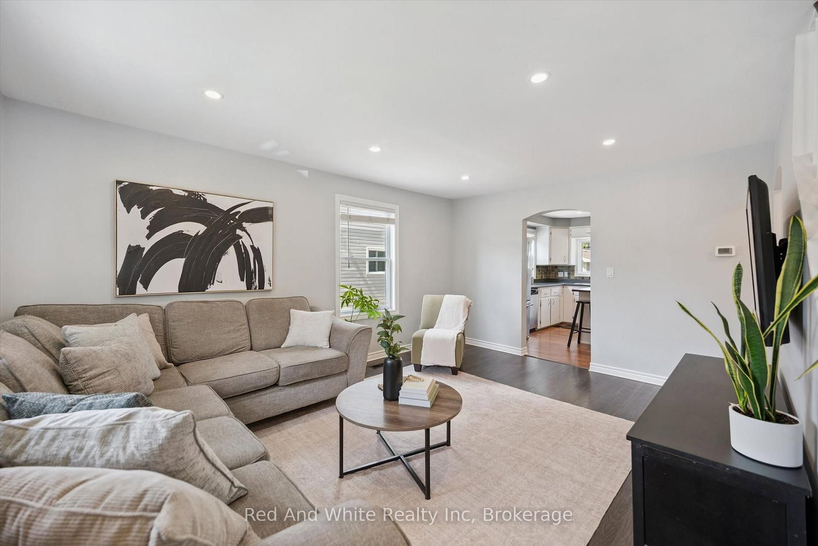 131 Norfolk Avenue • Cambridge, ON photo 4