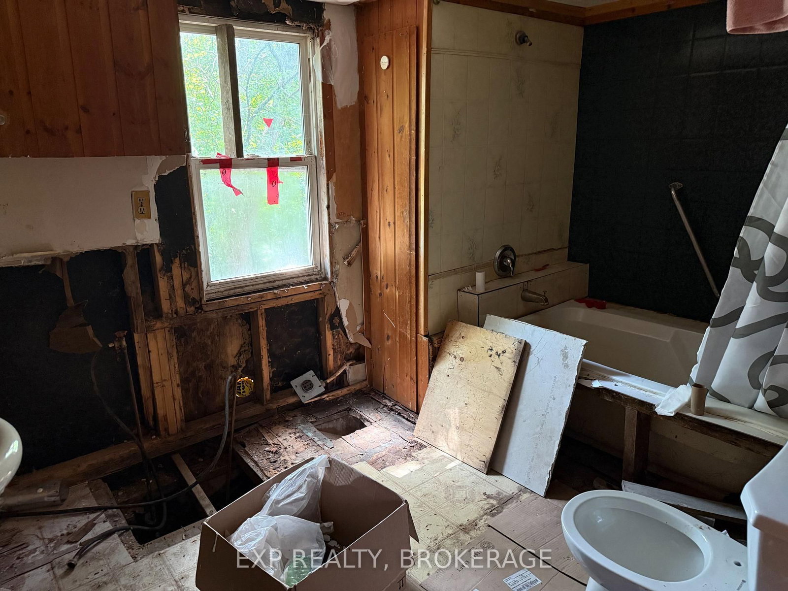 14544 Road 38 Road • Sharbot Lake, ON photo 21
