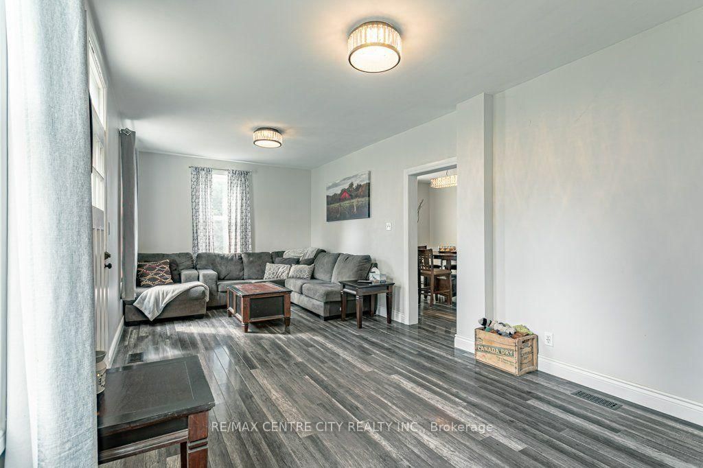 594443 Highway 59 Road • Norwich, ON photo 11