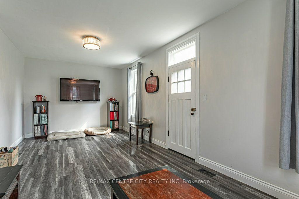 594443 Highway 59 Road • Norwich, ON photo 12