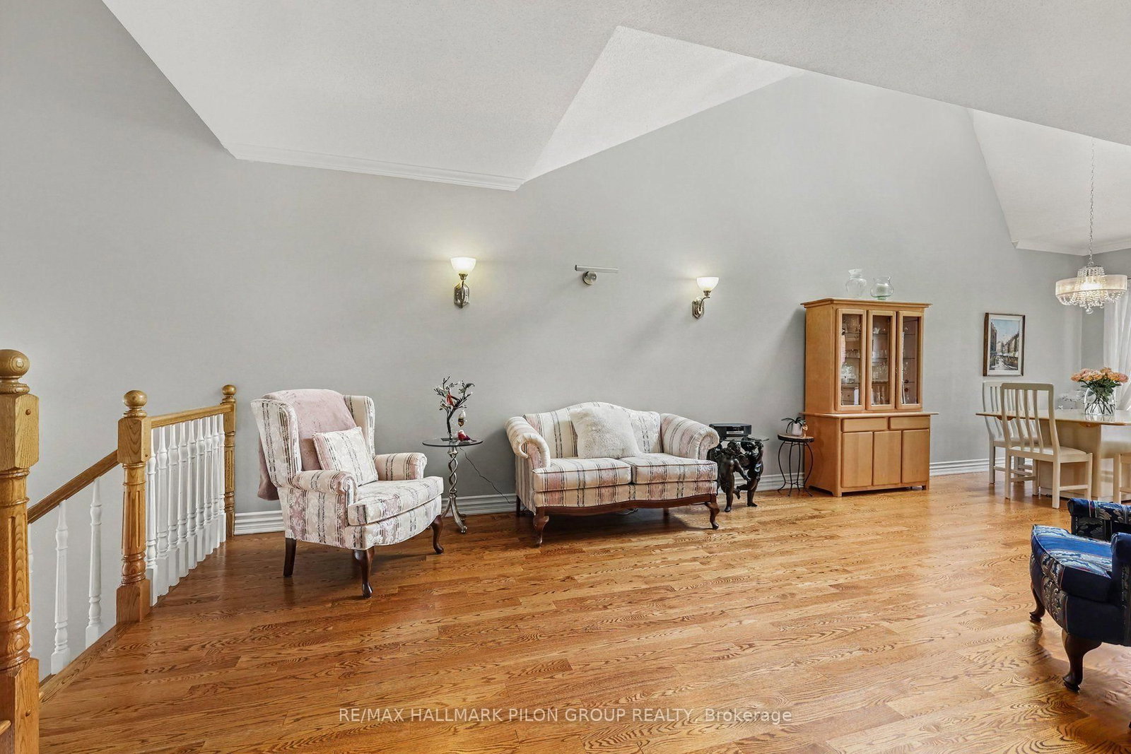 60 Callaway Court • Orleans, ON photo 4
