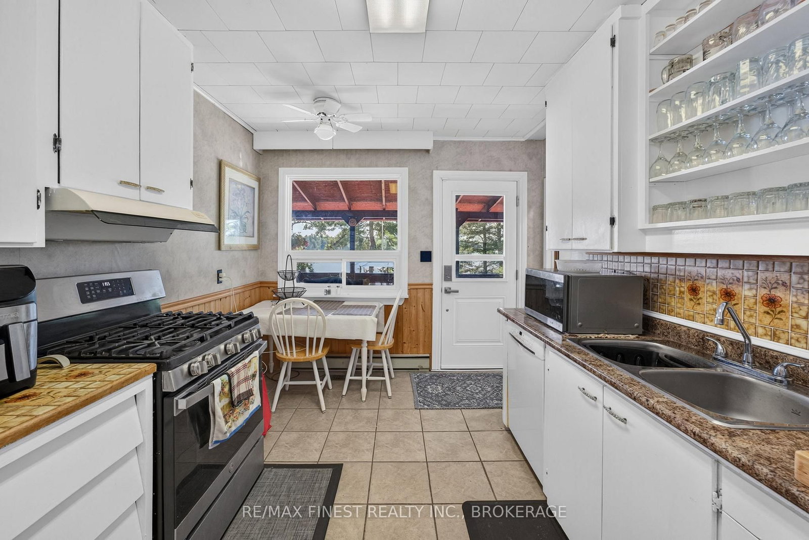 1067 Island View Lane E • Parham, ON photo 11