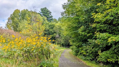 270 Fernleaf Crescent • Orleans, ON photo 3