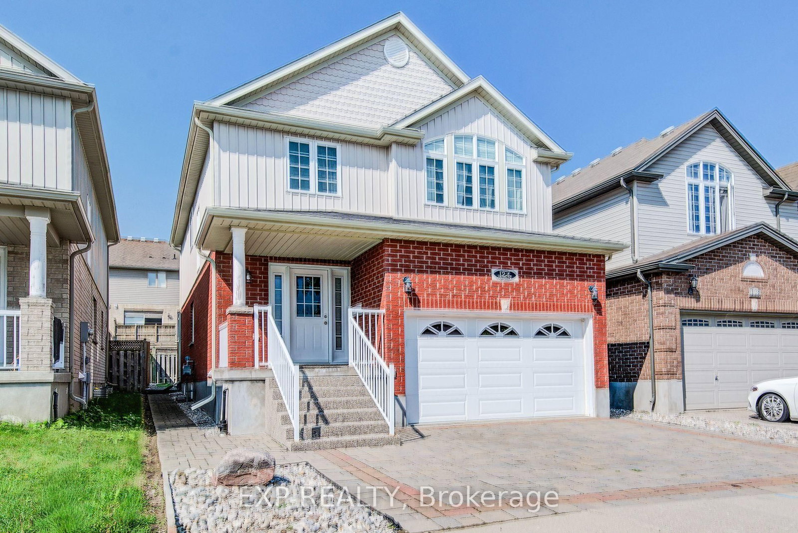 Listing photo 2