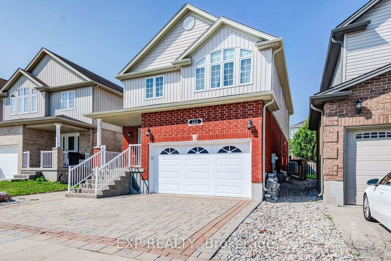 124 Udvari Crescent