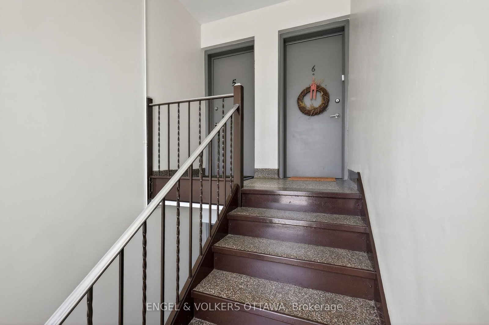 520 Hilson Avenue • Ottawa, ON photo 12