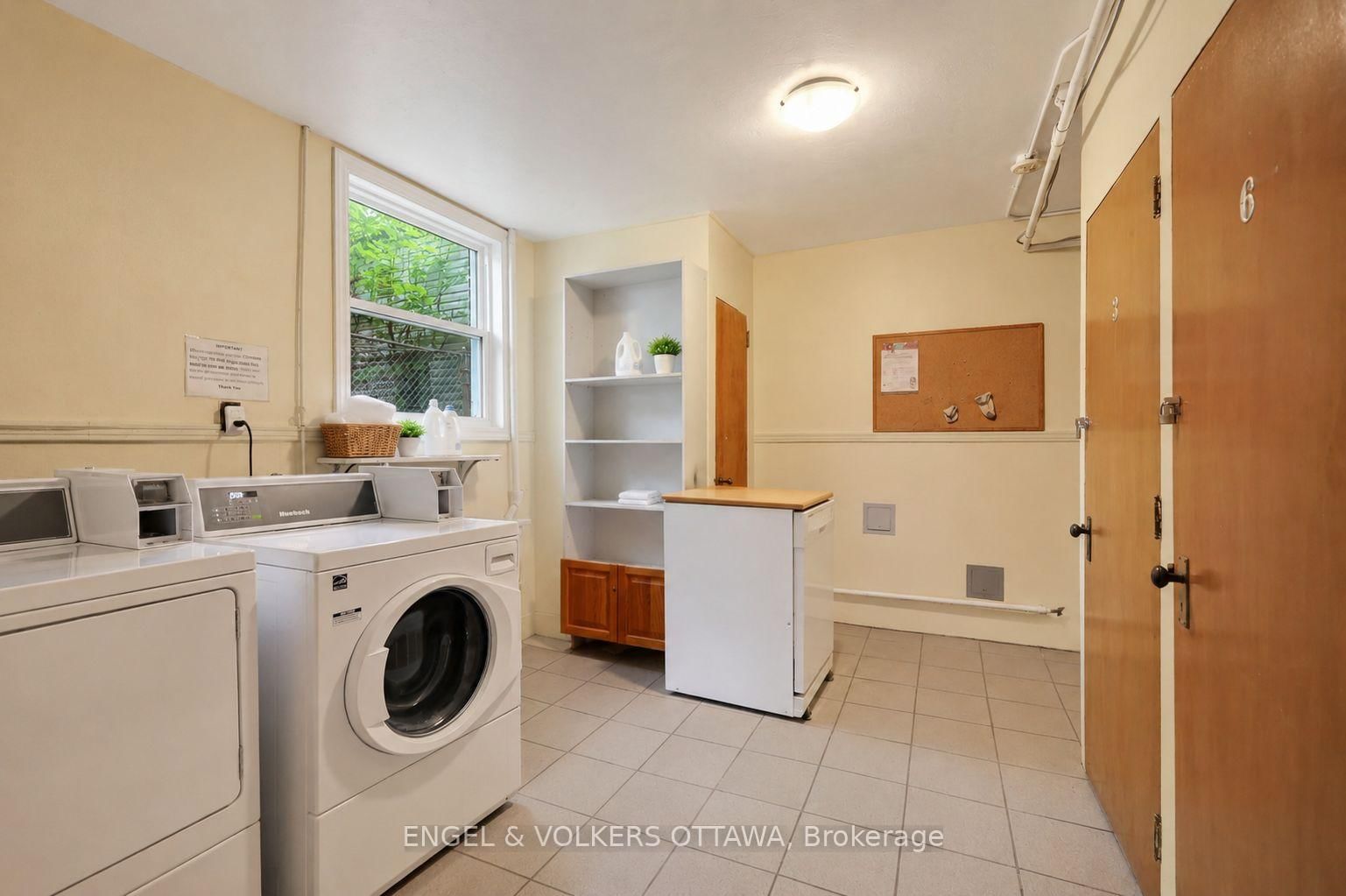 520 Hilson Avenue • Ottawa, ON photo 13