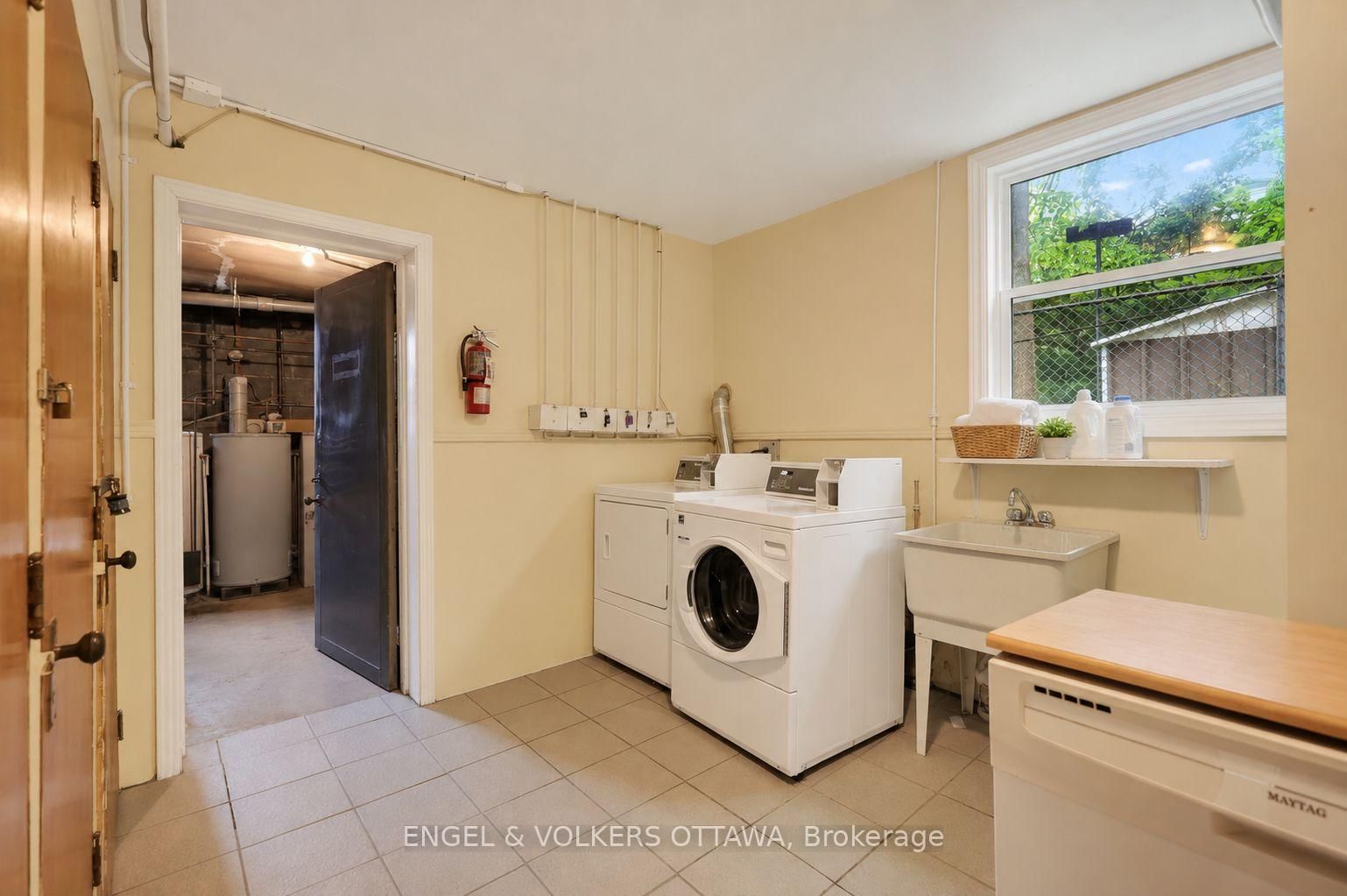 520 Hilson Avenue • Ottawa, ON photo 14