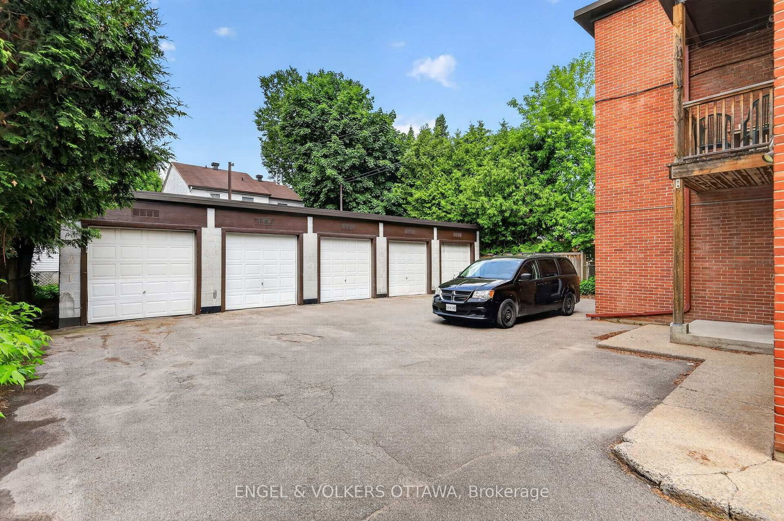 520 Hilson Avenue • Ottawa, ON photo 15