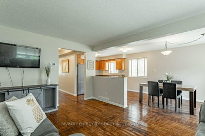 320 Rossmore Court • London South, ON photo 8