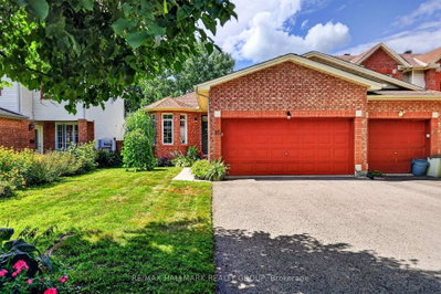 Townhouse for sale at 95 College Circle, Ottawa, Ontario, K1K 4R9 - Castle Heights - MLS: X13695586