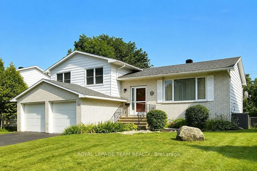 31 Ross Street • Smiths Falls, ON photo 2
