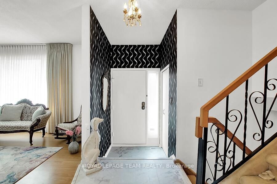 31 Ross Street • Smiths Falls, ON photo 3