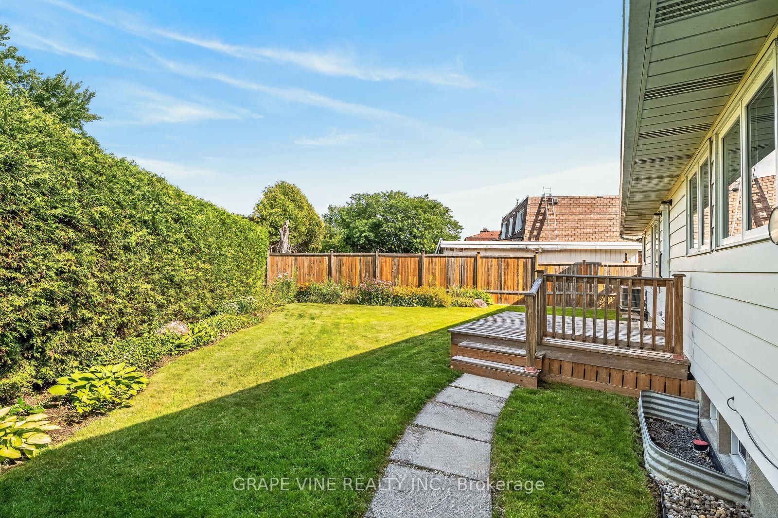1486 Ridgebrook Drive • Ottawa, ON photo 35