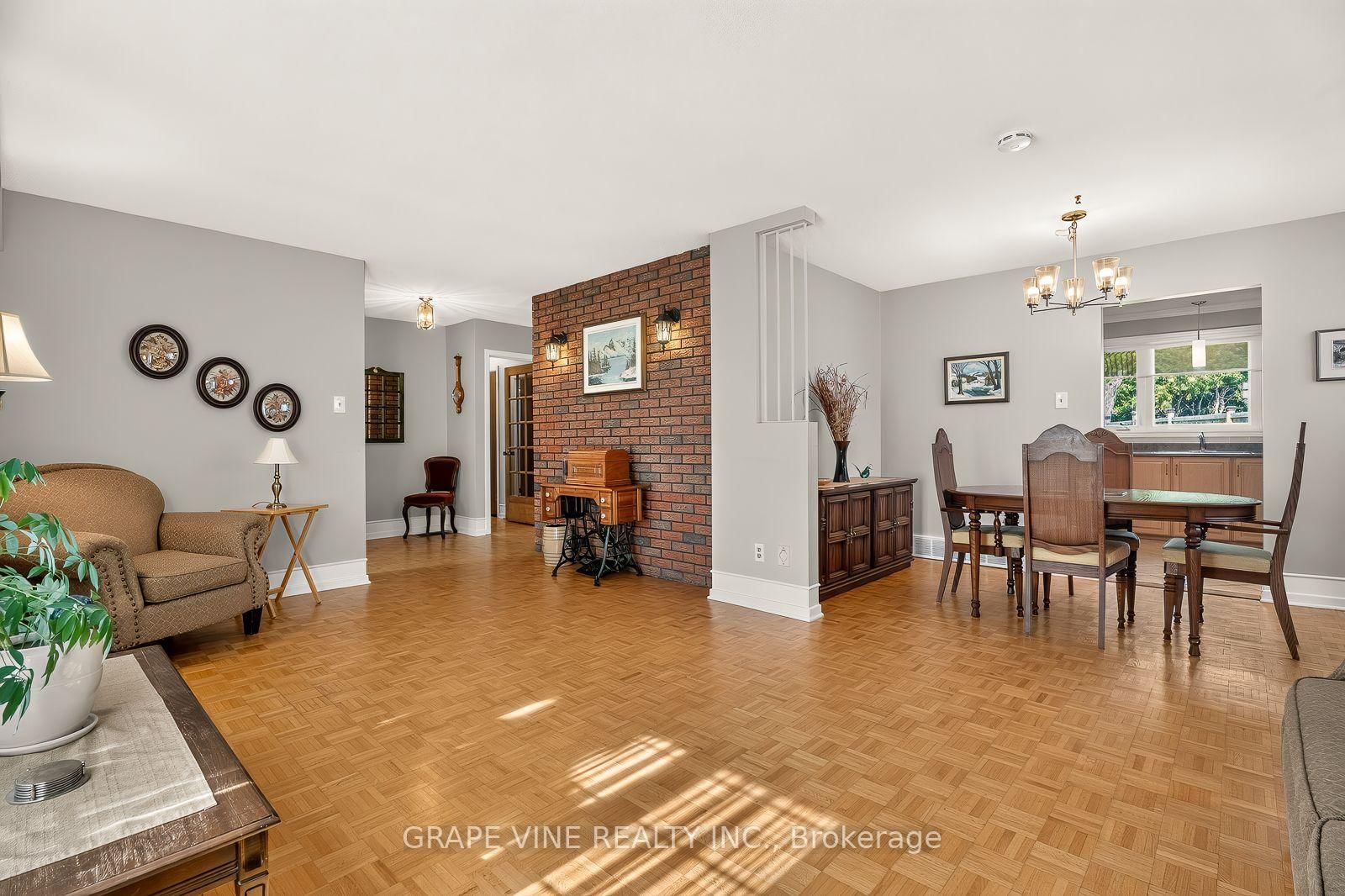 1486 Ridgebrook Drive • Ottawa, ON photo 9