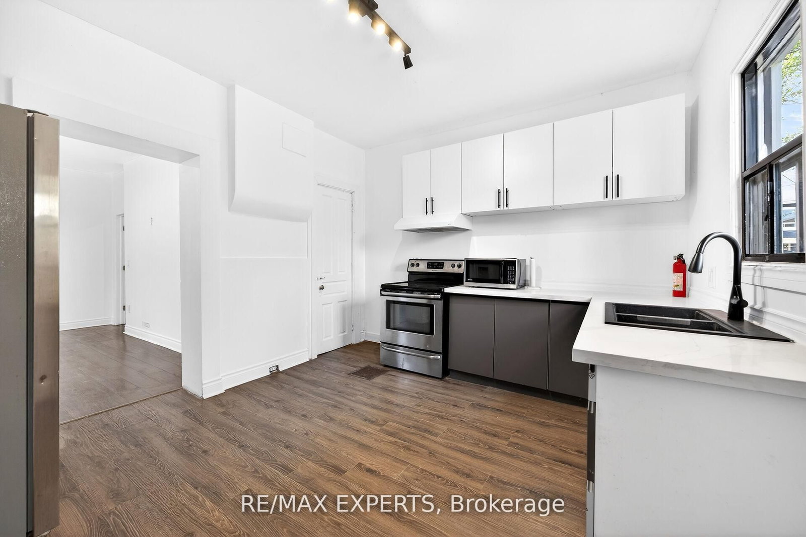 99 Leeming Street • Hamilton, ON photo 13