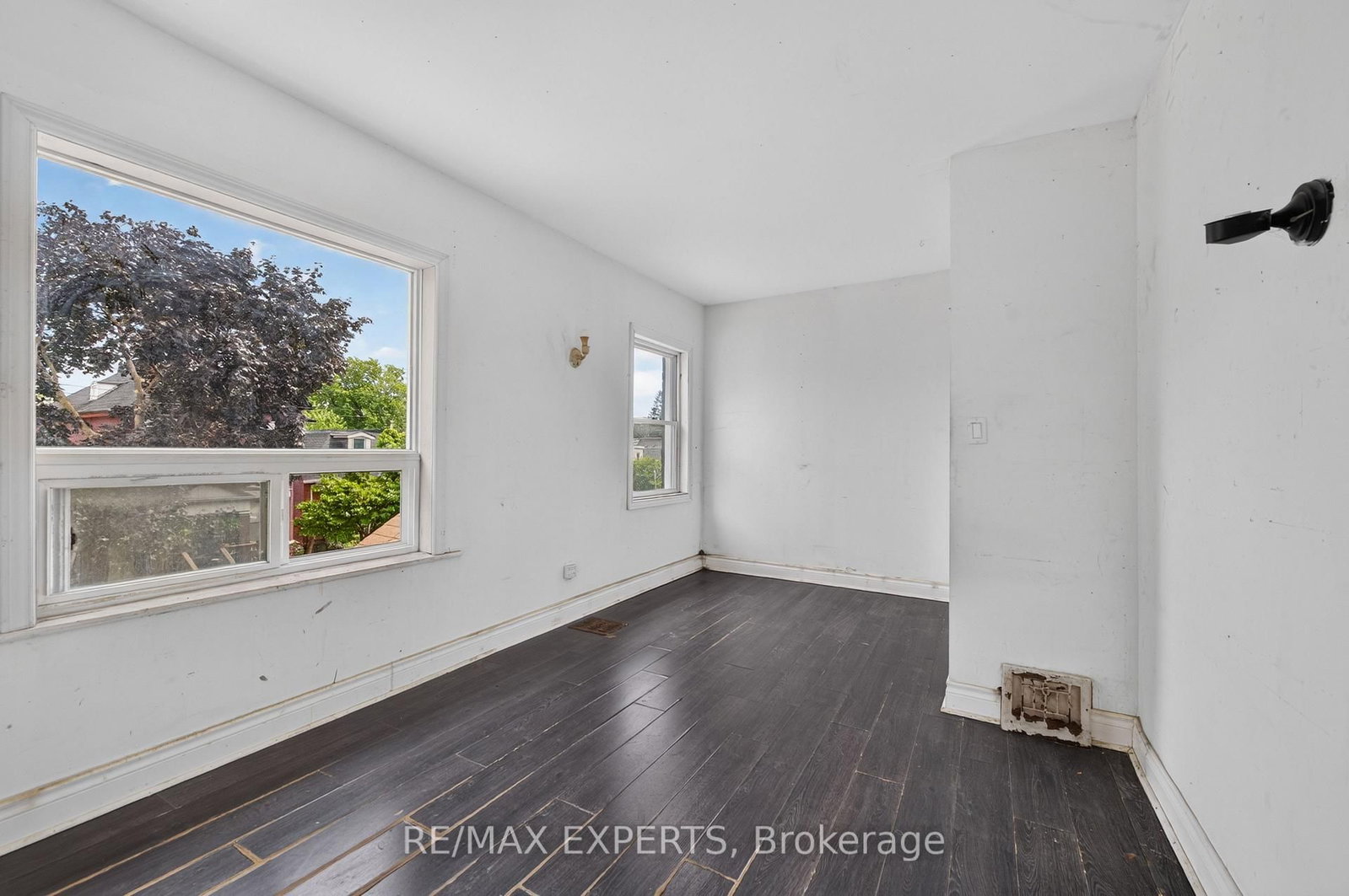 99 Leeming Street • Hamilton, ON photo 27