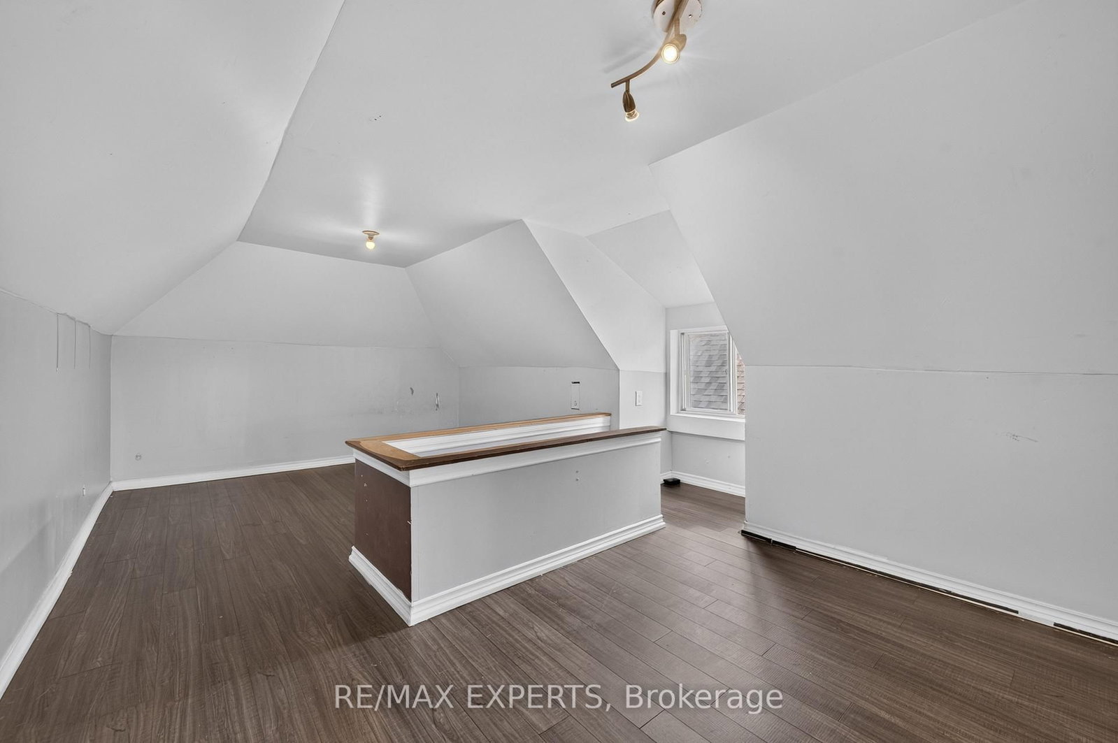 99 Leeming Street • Hamilton, ON photo 31