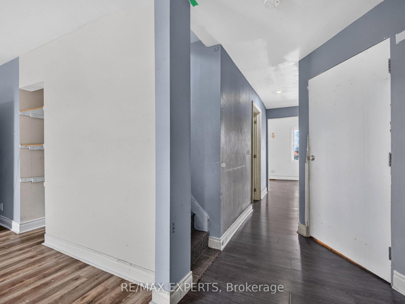 99 Leeming St photo 5