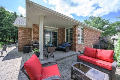 176 Optimist Park Drive • London South, ON photo 2