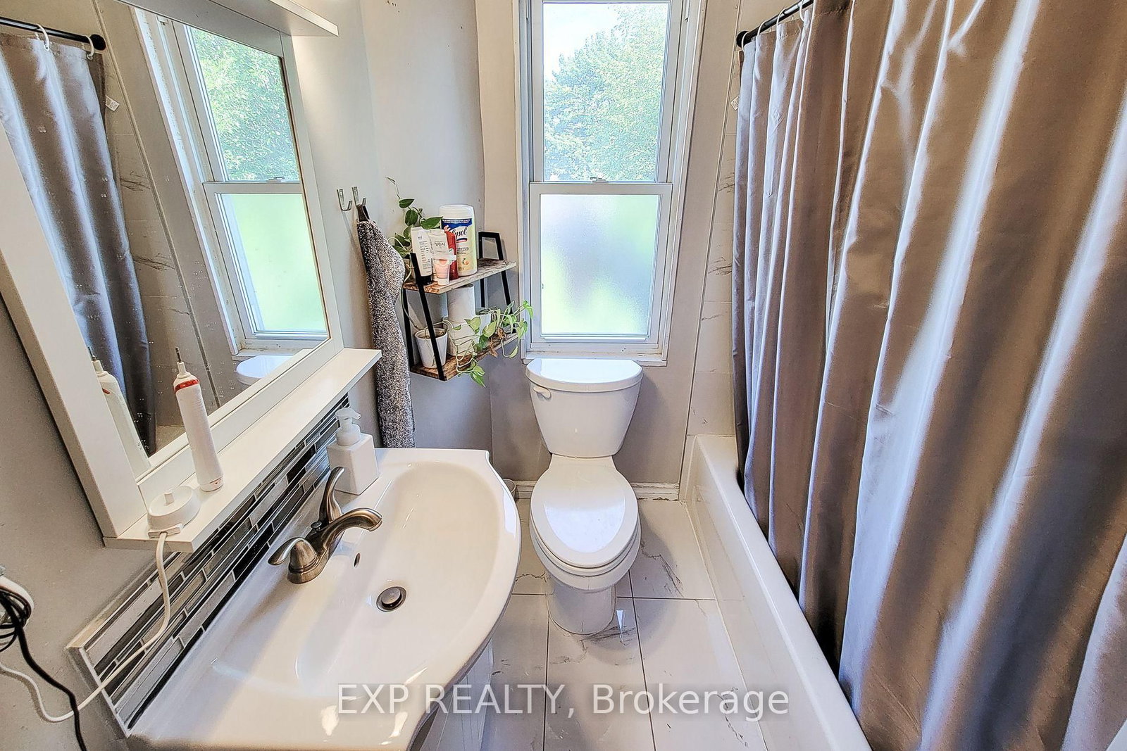 82 Gibson Avenue • Hamilton, ON photo 13
