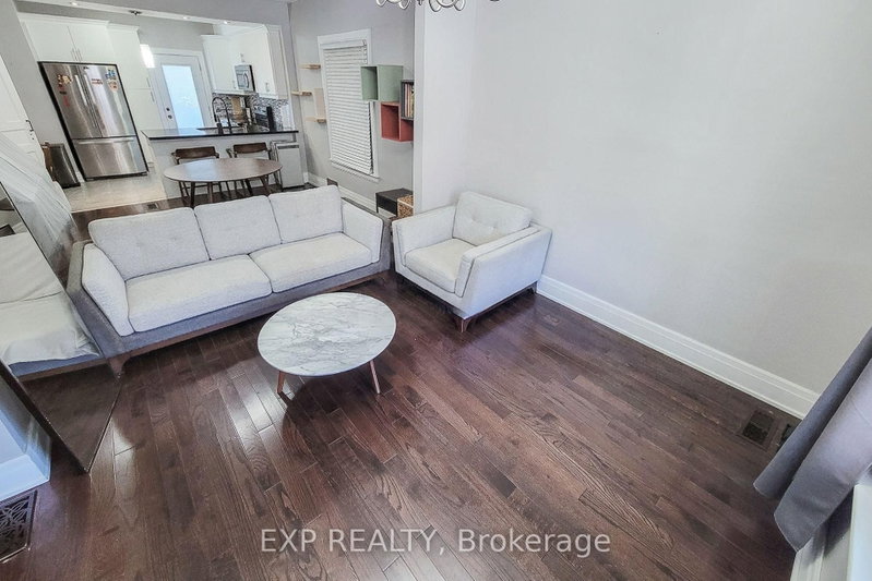 82 Gibson Ave photo 4