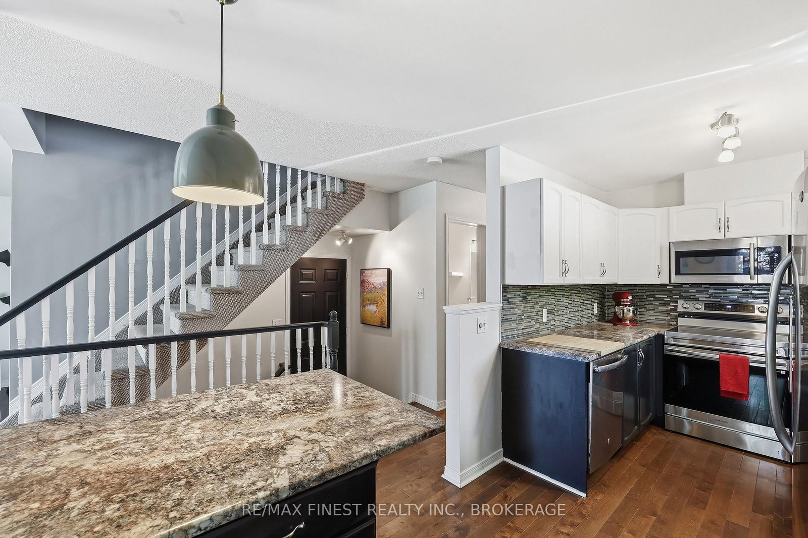416 Fieldstone Drive • Kingston, ON photo 10