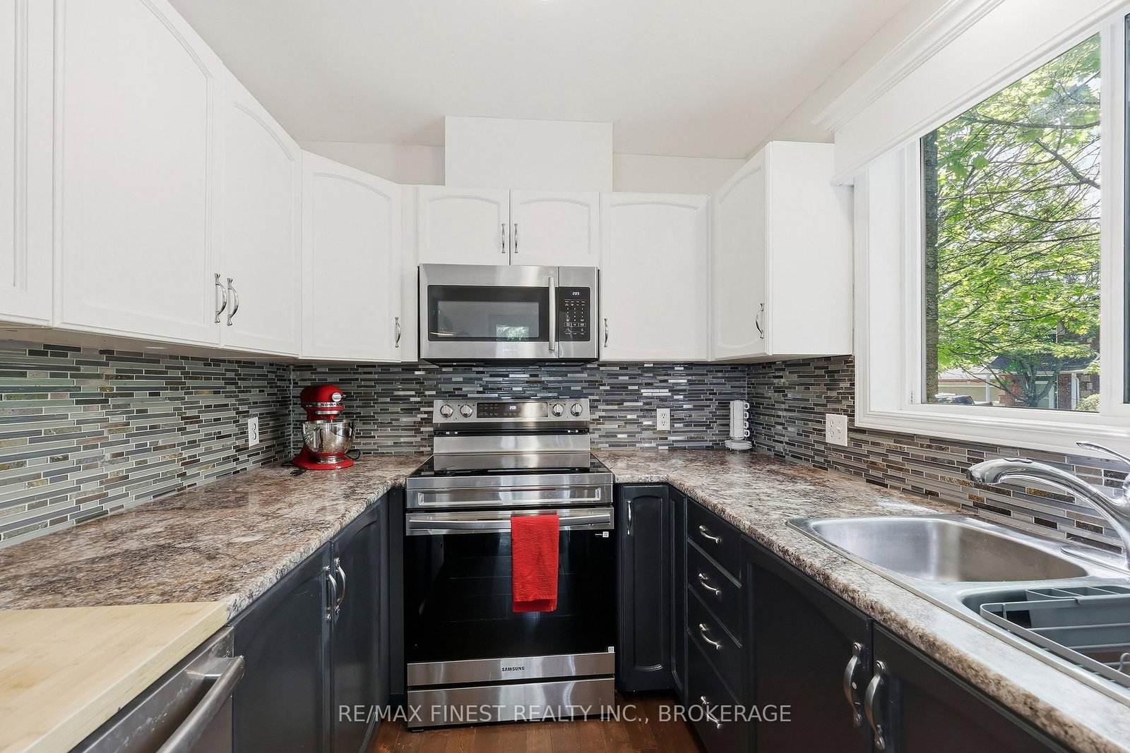 416 Fieldstone Drive • Kingston, ON photo 12