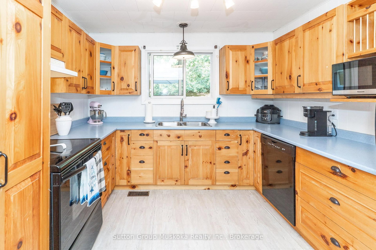 26 Sugar Maple Lane • Huntsville, ON photo 13
