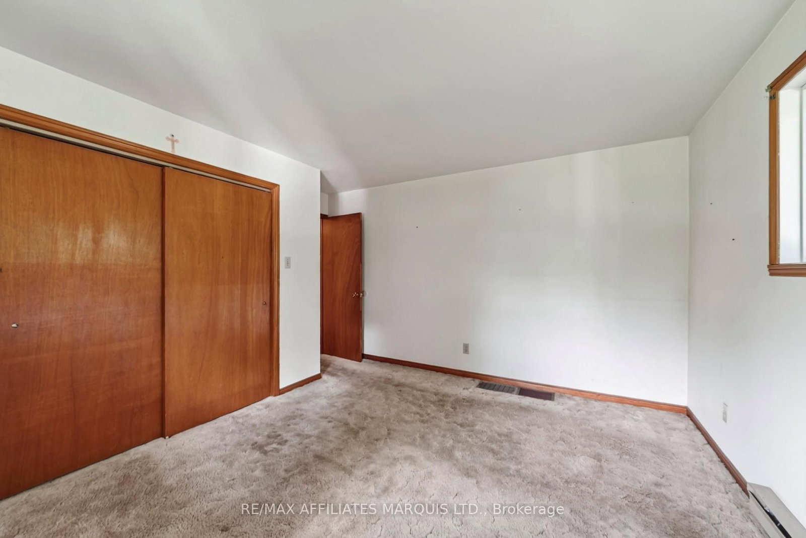 19485 Glen Road • South Glengarry, ON photo 23