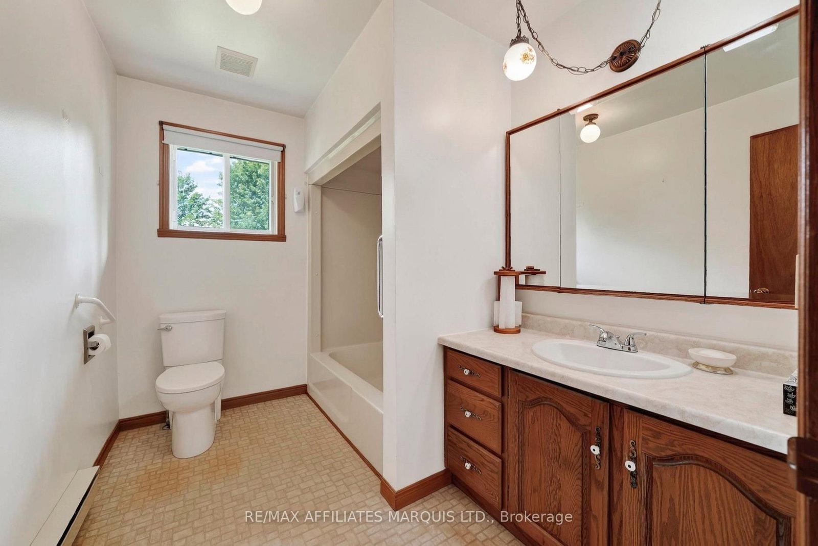19485 Glen Road • South Glengarry, ON photo 28