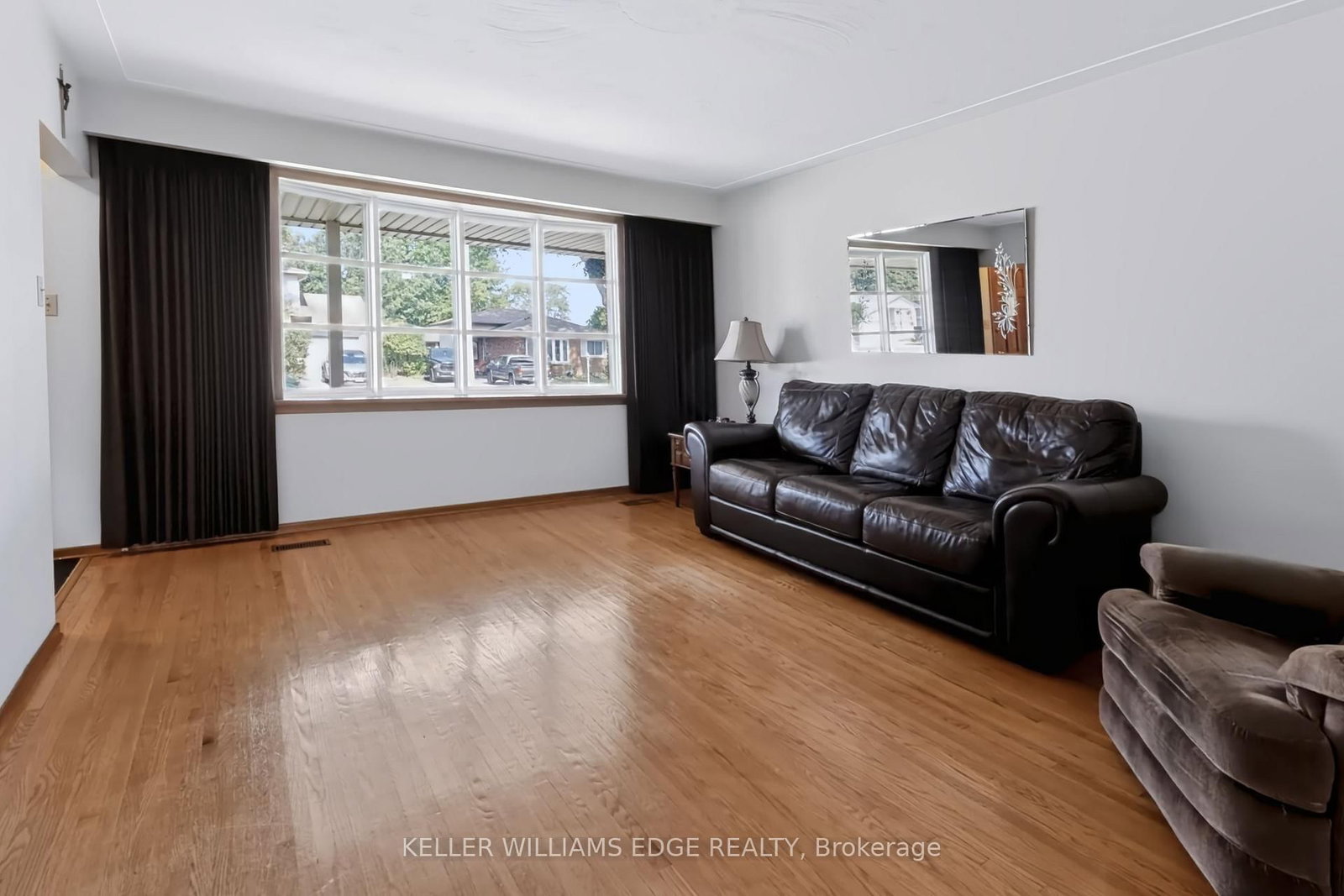 35 Burrwood Drive • Hamilton, ON photo 15