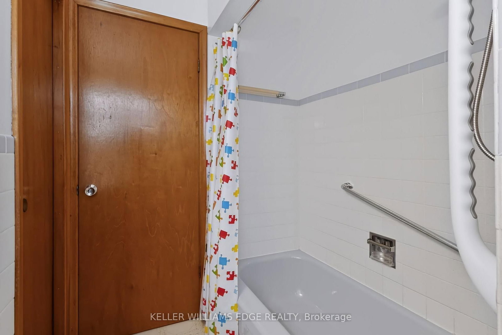 35 Burrwood Drive • Hamilton, ON photo 24