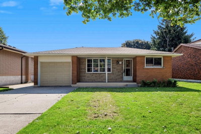 35 Burrwood Drive • Hamilton, ON photo 3
