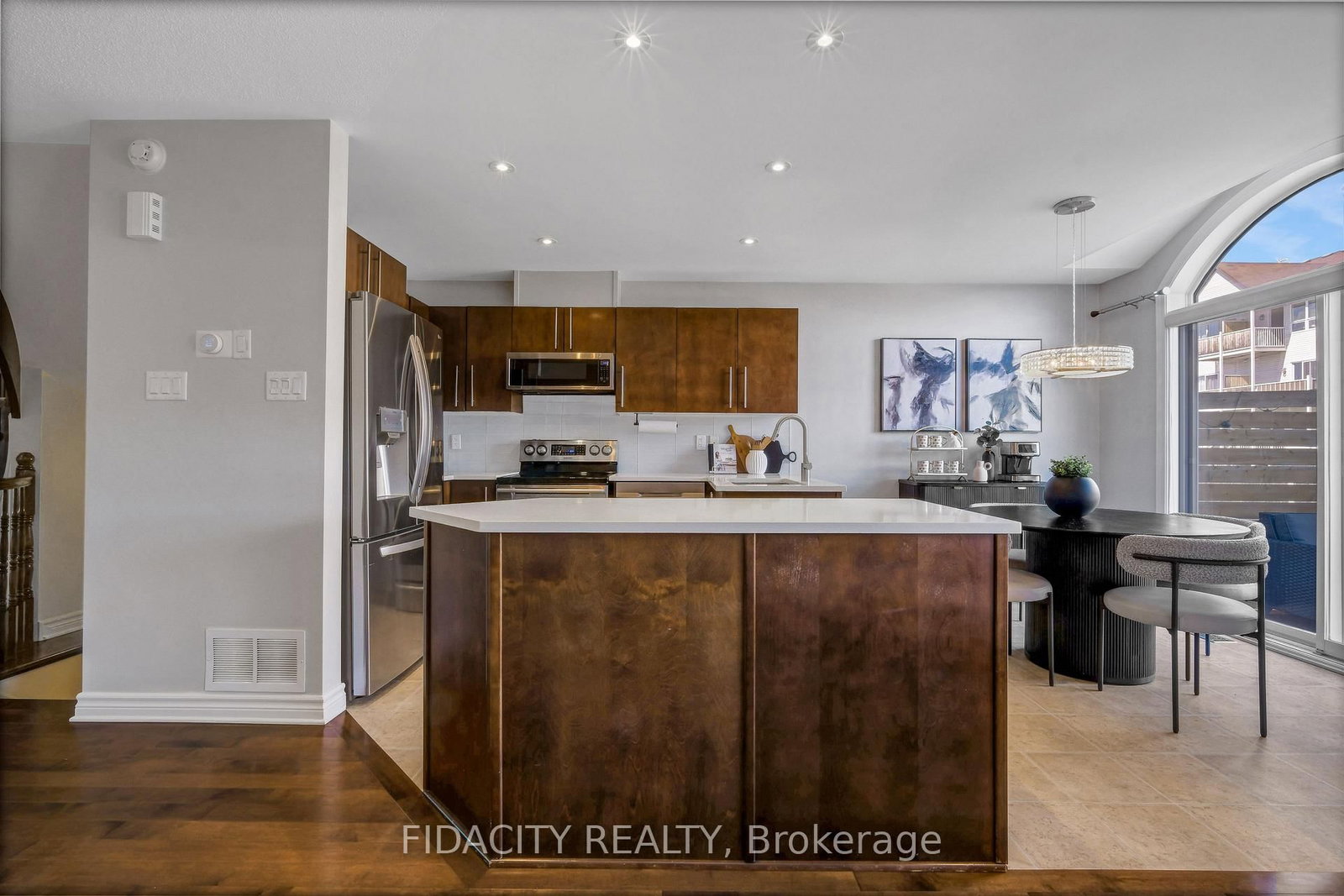 380 Goldenbrook Way • Ottawa, ON photo 10