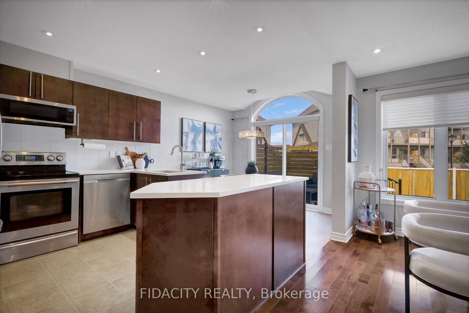 380 Goldenbrook Way • Ottawa, ON photo 11