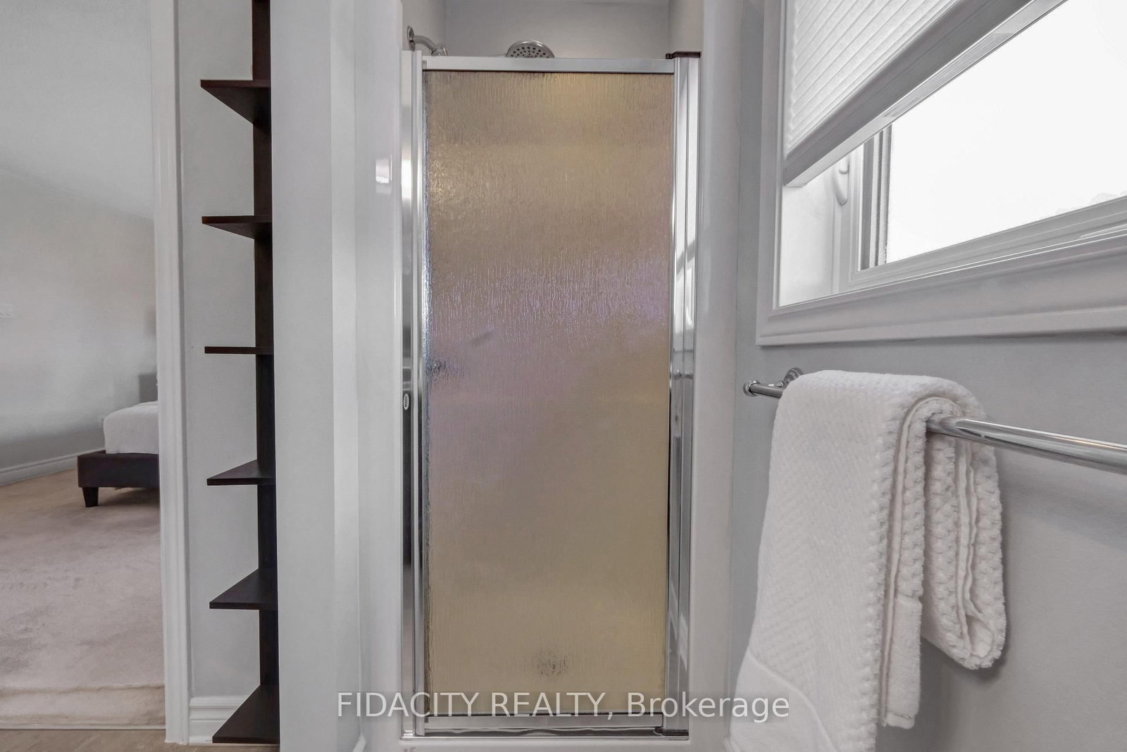 380 Goldenbrook Way • Ottawa, ON photo 18