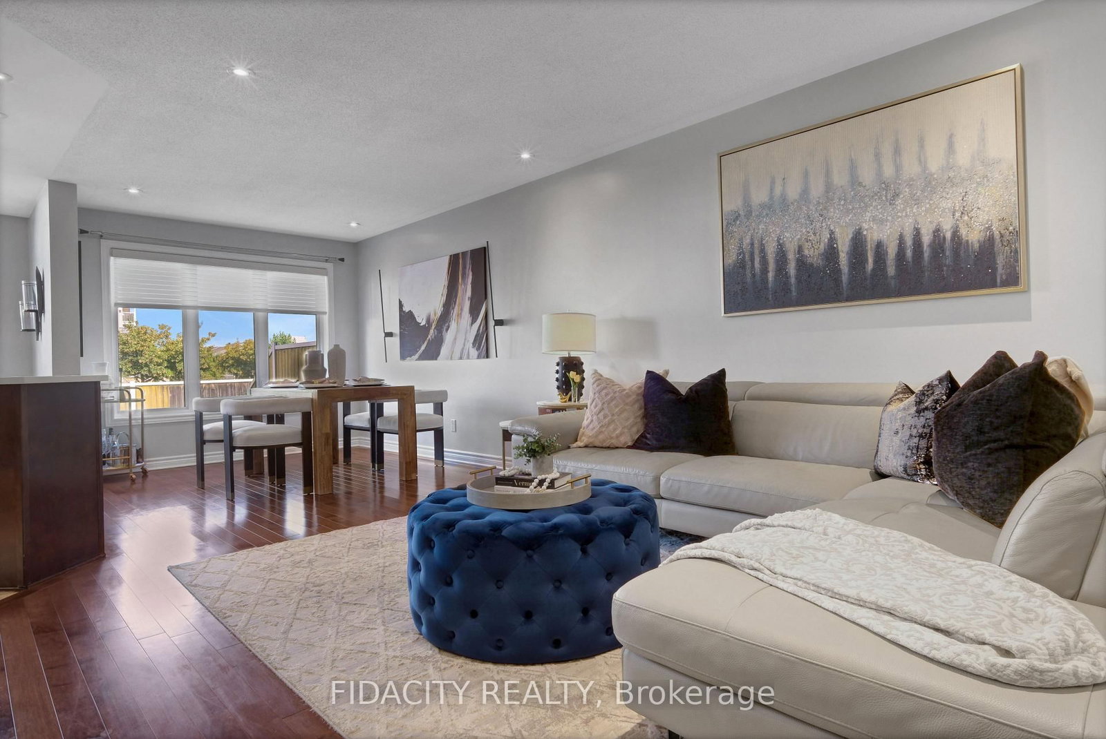 380 Goldenbrook Way • Ottawa, ON photo 4