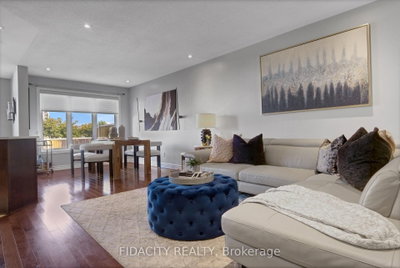 380 Goldenbrook Way • Ottawa, ON photo 4