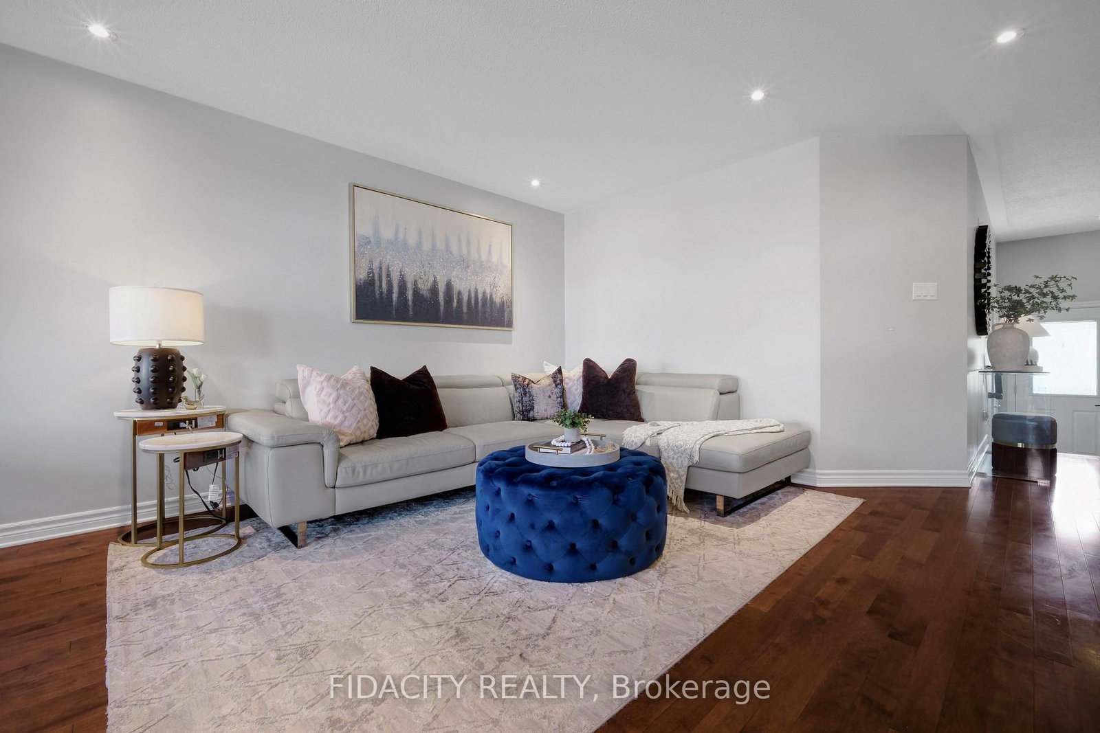 380 Goldenbrook Way • Ottawa, ON photo 5