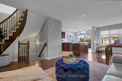 380 Goldenbrook Way • Ottawa, ON photo 6