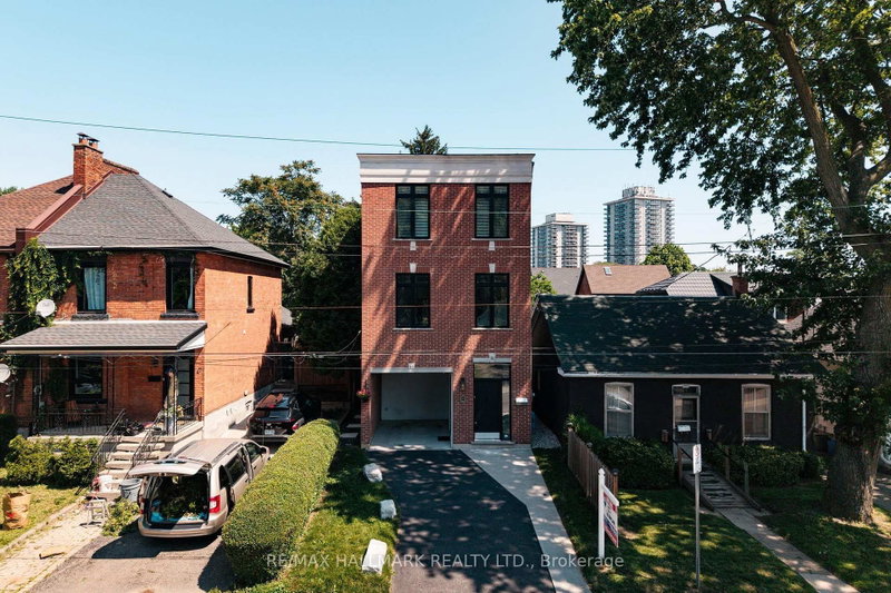 53 Wood Street E