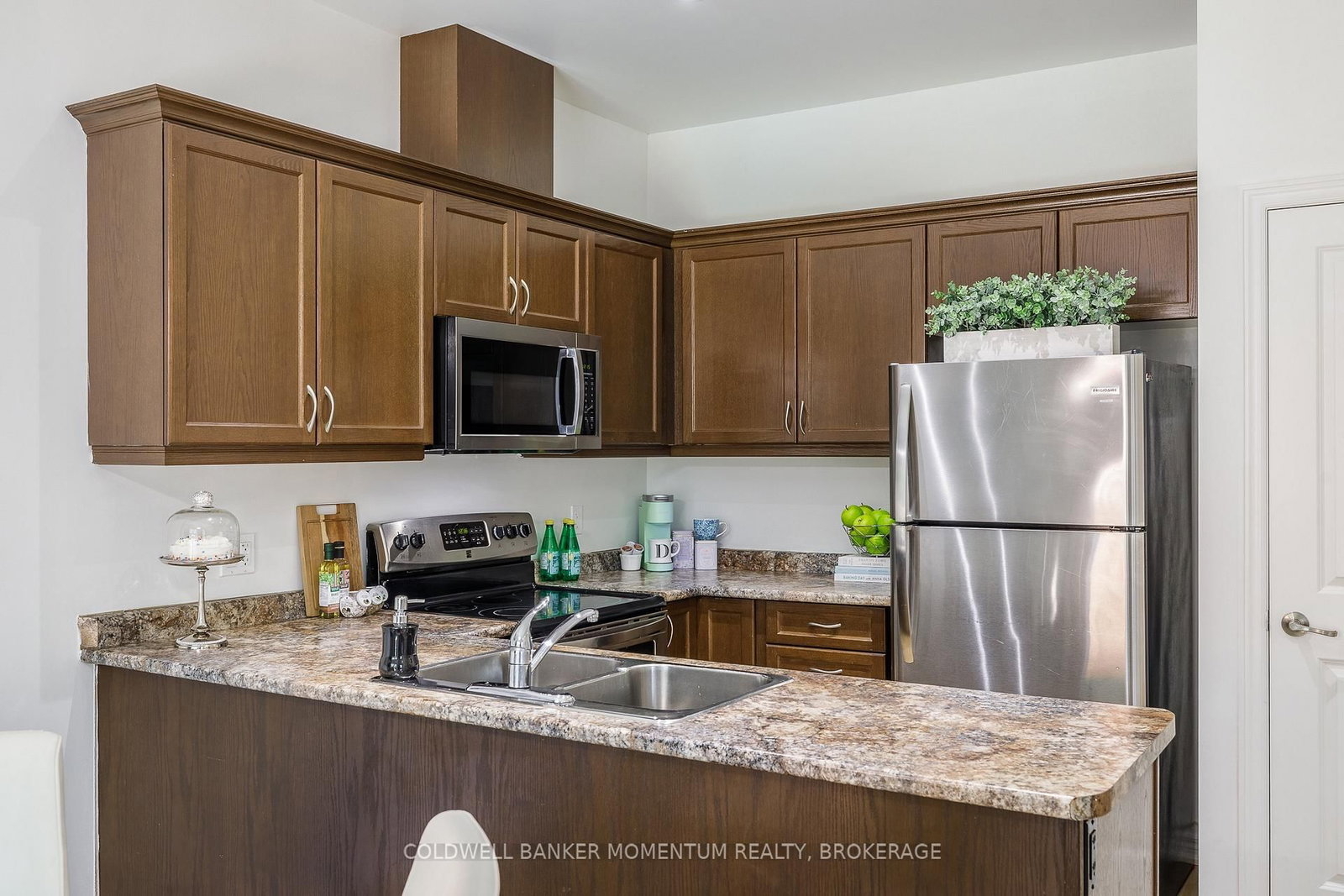 1 HILTS Court • St. Catharines, ON photo 10