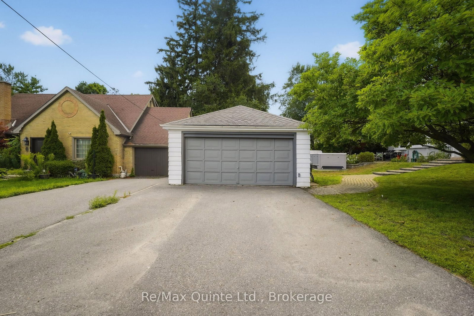271 Bridge Street East • Belleville, ON photo 48