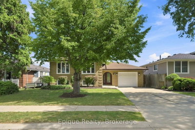 24 Brae Crest Drive • Hamilton, ON photo 2